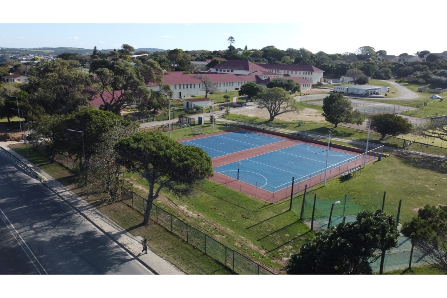 9 Bedroom Property for Sale in East Bank Eastern Cape